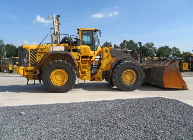 Радиатор водяной VOLVO L 350- фото № 2