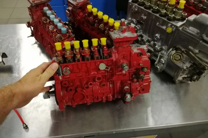 Паливний насос високого тиску ТНВД Case Cummins топливный насос высокого давления BOSCH- фото № 1