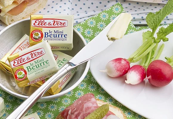 Продам масло вершкове 82% Elle&Vire, порційна упаковка по 10г, мікропачка/мікропорція- фото № 1