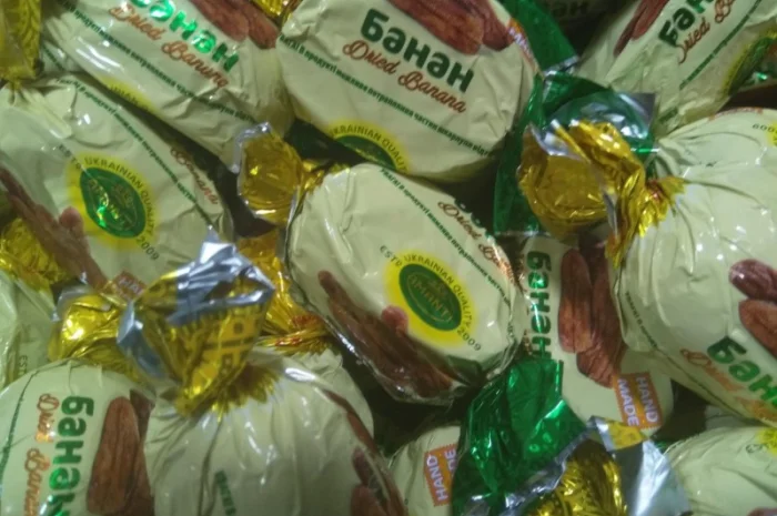 Груша в шоколаде, шоколадные конфеты в ассортименте- фото № 4