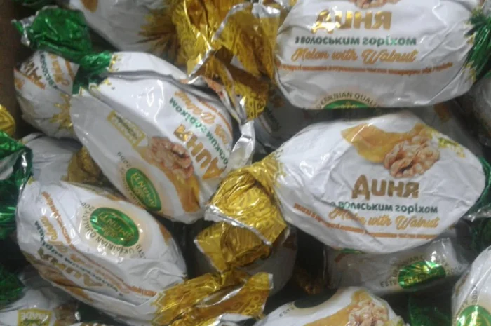 Груша в шоколаде, шоколадные конфеты в ассортименте- фото № 6