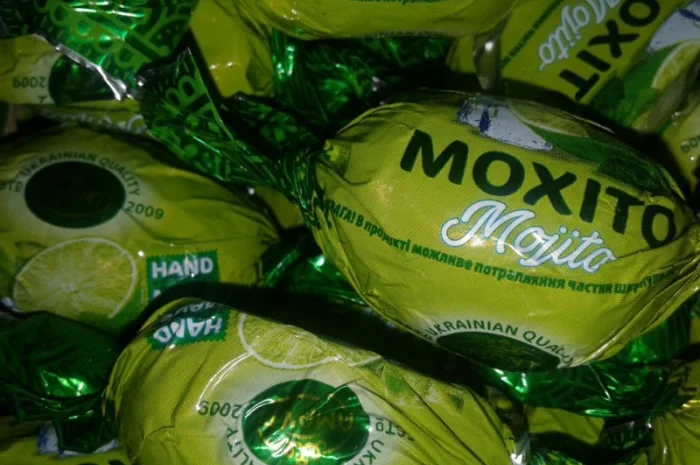 Чернослив в шоколаде. шоколадные конфеты в ассортименте- фото № 4