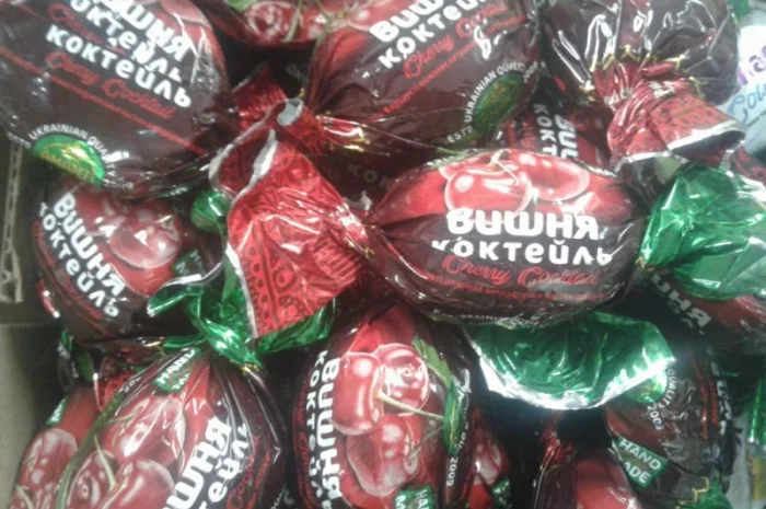 Чернослив в шоколаде. шоколадные конфеты в ассортименте- фото № 6