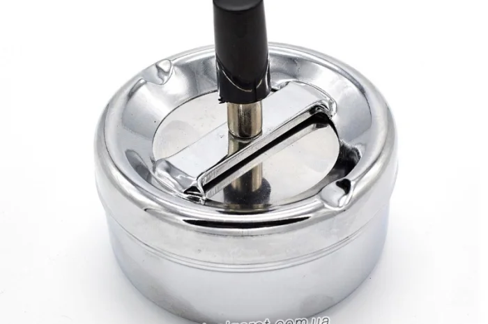 Попільничка, що крутиться, самоочисна, маленька, срібло 6-1105- фото № 1