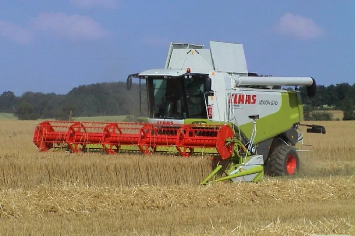 Аренда комбайнов Херсон. Услуги по уборке урожая, уборка зерновых комбайнами в Херсоне- фото № 1