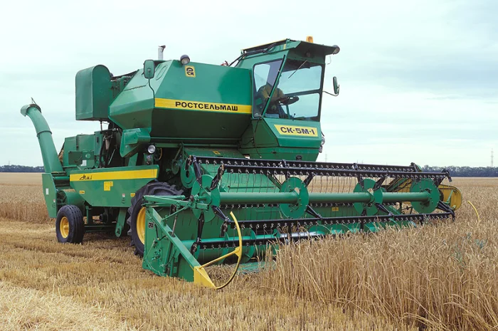 Есть два свободных комбайна в Винницкую обл. Моисей хергесон 38, Кейс 2388- фото № 1