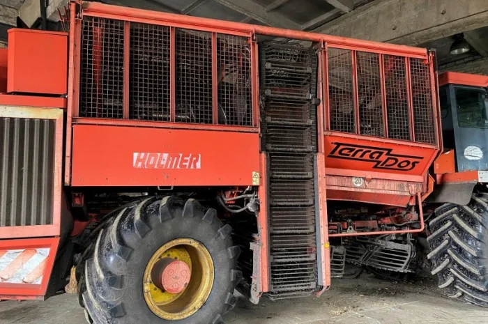 Надаємо послуги бурякозбиральними комбайнами Holmer- фото № 1