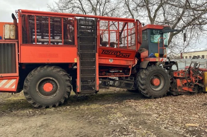 Надаємо послуги бурякозбиральними комбайнами Holmer- фото № 2