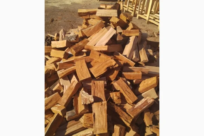 Колоті дрова дуба- фото № 1