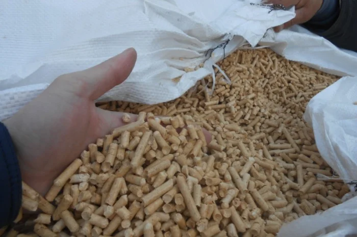 Продажа древесных пеллет и брикетов от поставщика, 100 тонн- фото № 3