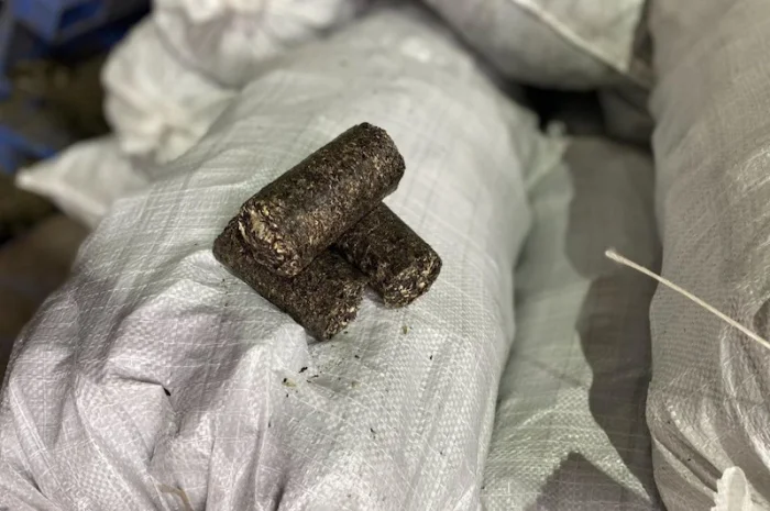 Пелети, брикети з лушпиння. Відвантаження від 22 тонн- фото № 1