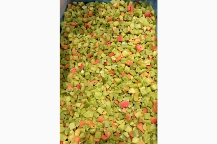 Продаж замороженого перцю меланж 10х10 кубік- фото № 1