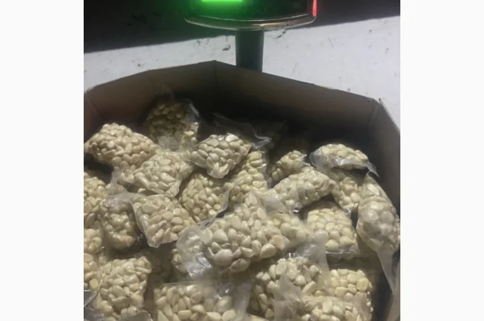 Свіжий очищений часник оптом від ФОП Осадчук А.В.- фото № 4