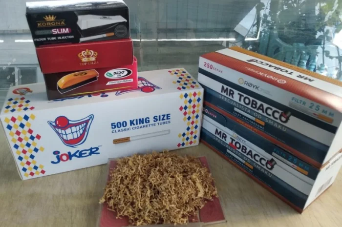 Табак Капитан Блек и аксессуары для курения- фото № 14