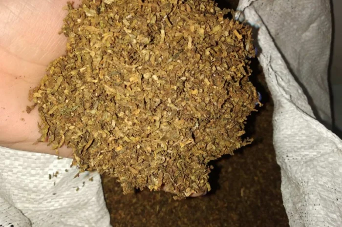 Широкий ассортимент табака и аксессуаров в продаже- фото № 16