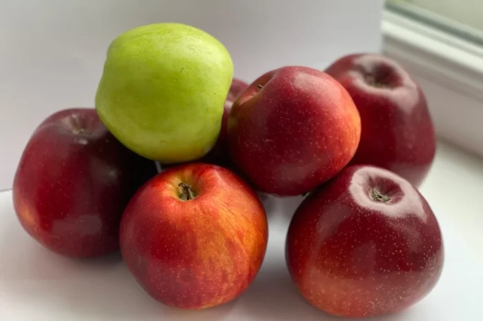 Яблука зимові Телефонуйте- фото № 1