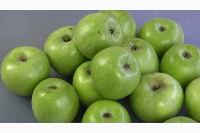 Зелене яблуко на переробку- фото № 1