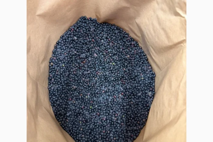 Продам Бизину Б клас та Оригінал- фото № 1