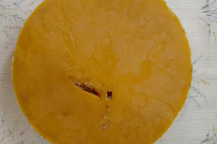 Продается пчелиный воск разных цветов- фото № 1