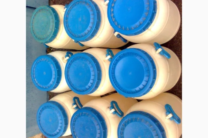 Продается пластиковая фляга (бидон) на 30 л для пищевых жидкостей- фото № 1