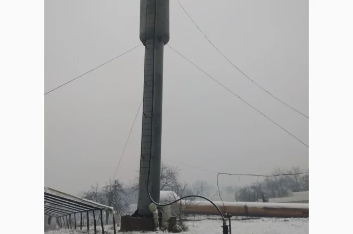 Водонапірна вежа на замовлення з емальованих бочок- фото № 1