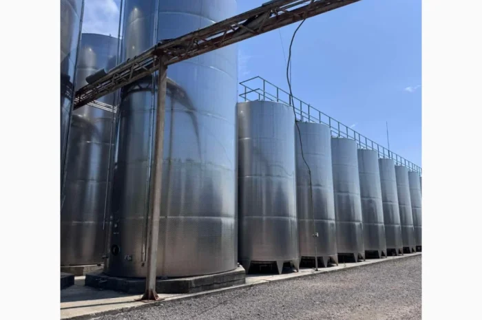 Водонапірна вежа на замовлення з емальованих бочок- фото № 6