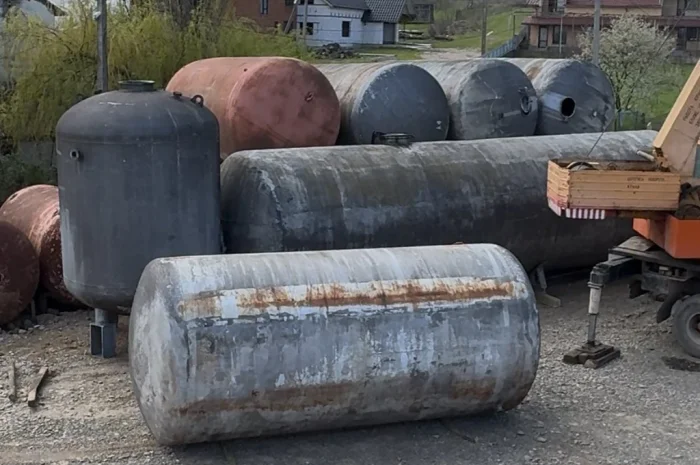 Водонапірна вежа на замовлення з емальованих бочок- фото № 9