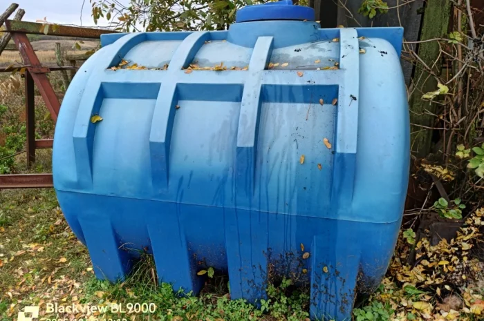 Продается пластиковая емкость объемом 3000 л- фото № 1