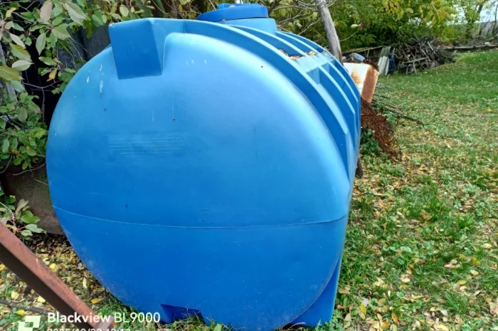 Продается пластиковая емкость объемом 3000 л- фото № 4