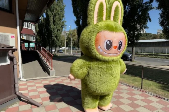 Надувний костюм Лабуба з вентилятором для вашого бізнесу- фото № 1