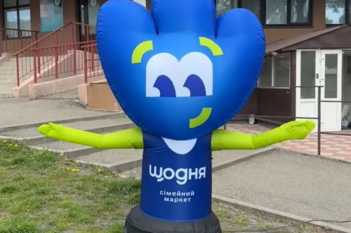 Надувна реклама для заходів - Людина махає на дорозі- фото № 5