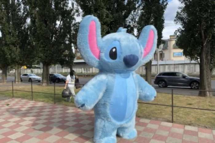 Надувний костюм Стич для аніматора 250 см для дитячих свят- фото № 5