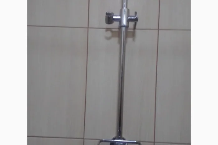 Душова штанга з мильницею- фото № 2