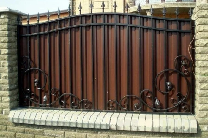 Создаем надежные ограждения и навесы под заказ- фото № 12