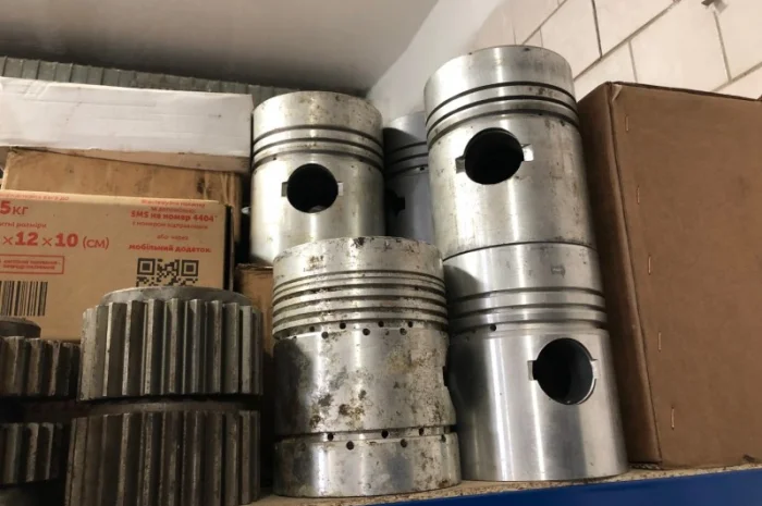 Поршні для двигунів 6Ч 12/14 та 6ЧН 12/14- фото № 1