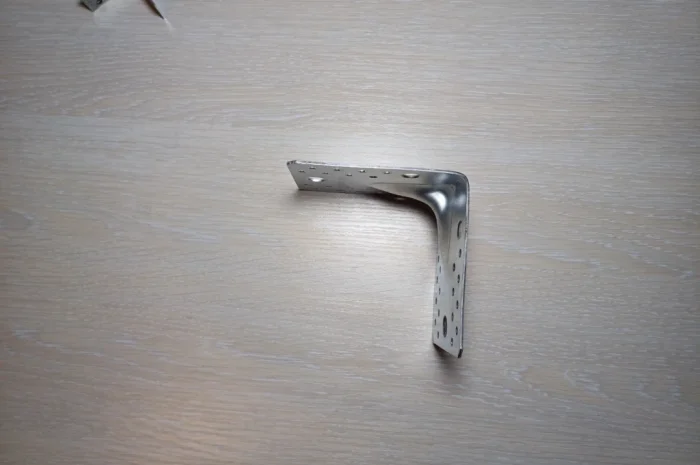 Універсальний оцинкований кутник з ребром жорсткості 145×145×95- фото № 3