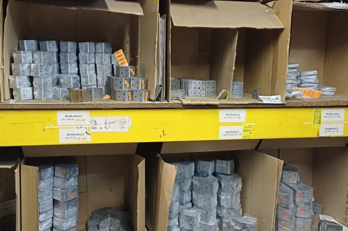 Універсальний оцинкований кутник з ребром жорсткості 145×145×95- фото № 6