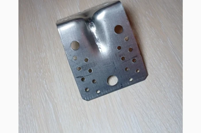 Універсальний куточок з ребром жорсткості 105х105х90 2мм- фото № 6