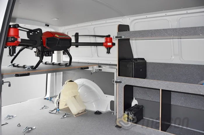 Оборудование фургона для перевозки агродронов- фото № 5