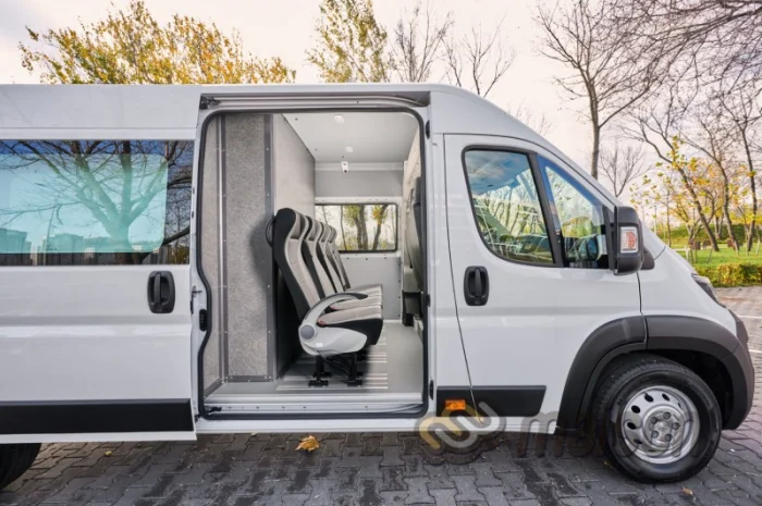 Переоборудование Peugeot Boxer для комфортного перевозки- фото № 2