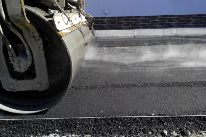 Асфальтирование дорог и площадок в Киеве и области- фото № 1