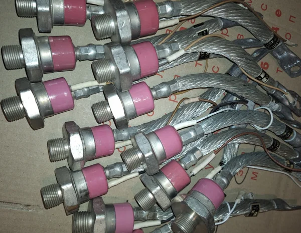 Тиристор ТЛ2-200 для статических преобразователей- фото № 1