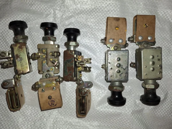 Перемикач світла центральний П-300 в продаже- фото № 1