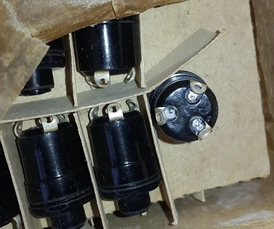 Кнопка замикающая 204К для электрических цепей- фото № 1