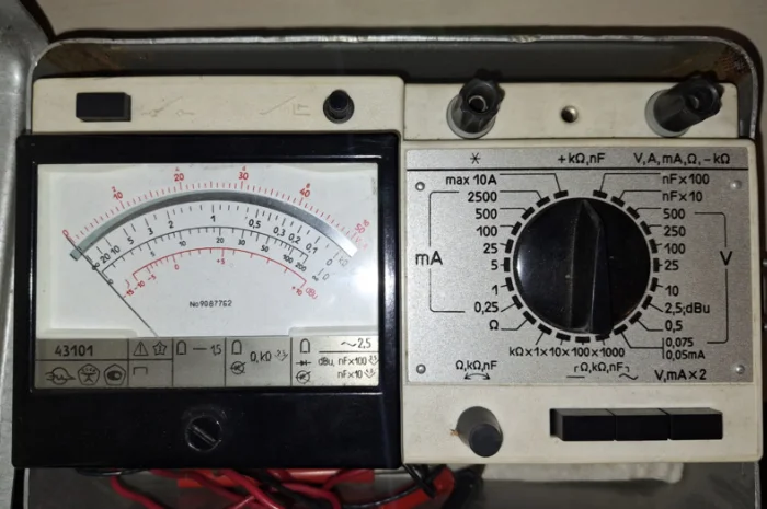 Тестер 43101 для вимірювання струму та напруги- фото № 1
