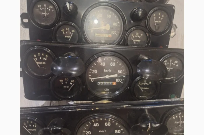 Панель приладів автомобіля ГАЗ - 9 шт.- фото № 1