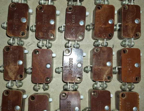 Мікроперемикач В602-2С для електричних ланцюгів- фото № 1