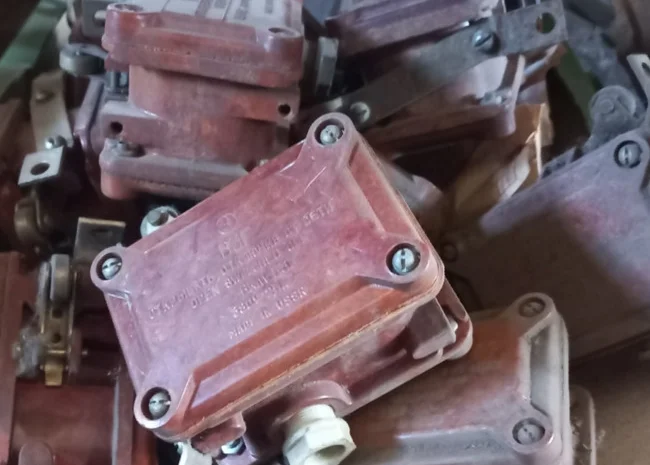 Вимикач ВКМ-ВЗГ для электрических цепей- фото № 1