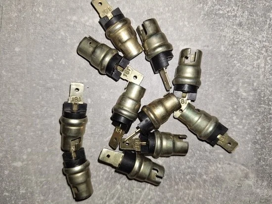 Патрон ЛВ211-329 для щитка приладів 5320-3713010- фото № 1