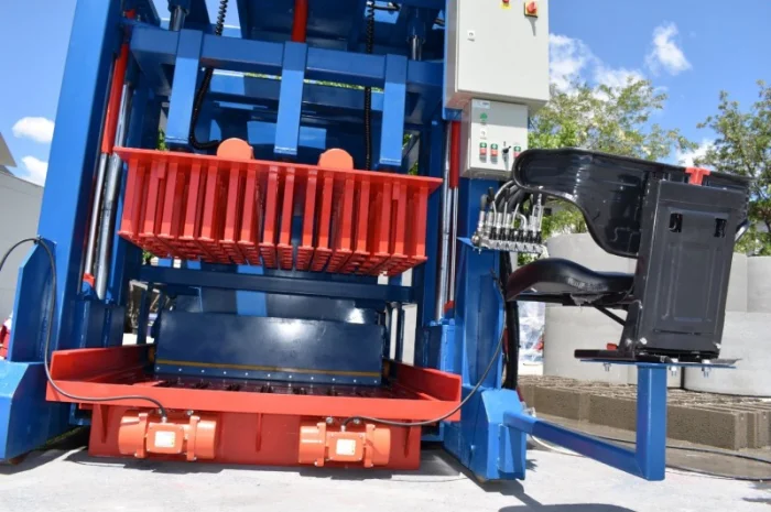 Мобільний вібропрес Svemlo SUMAB 4800 у продажу- фото № 1